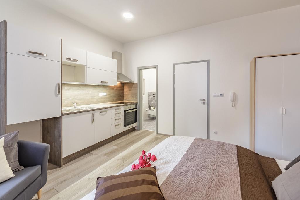 Downtown Royal Apartments チェスケー・ブジェヨヴィツェ エクステリア 写真