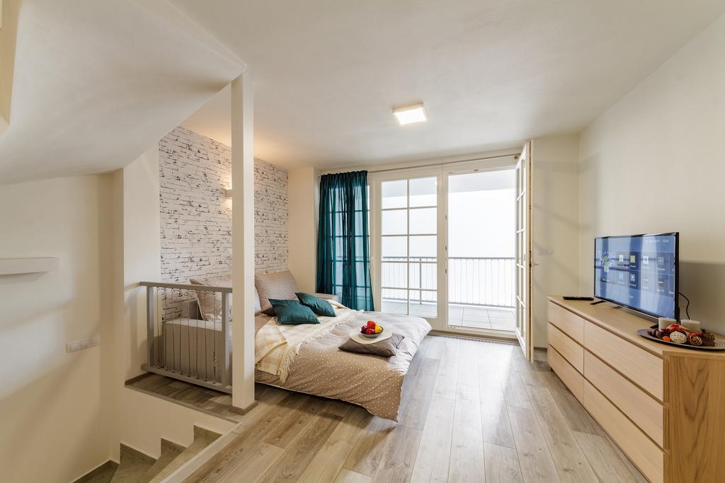 Downtown Royal Apartments チェスケー・ブジェヨヴィツェ エクステリア 写真